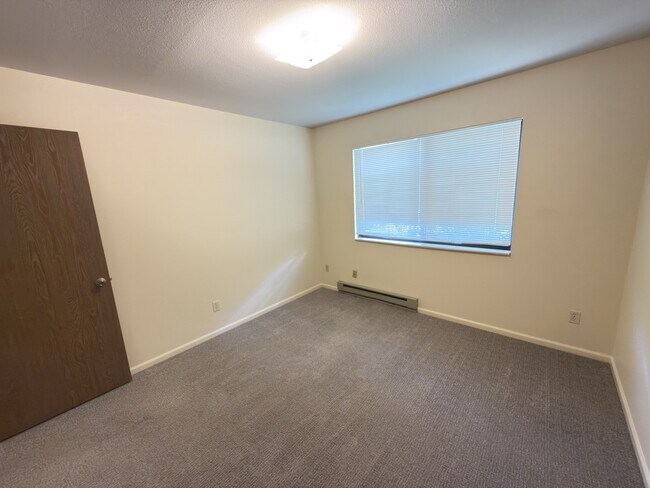 Building Photo - Sagebrush Dr 2718-1