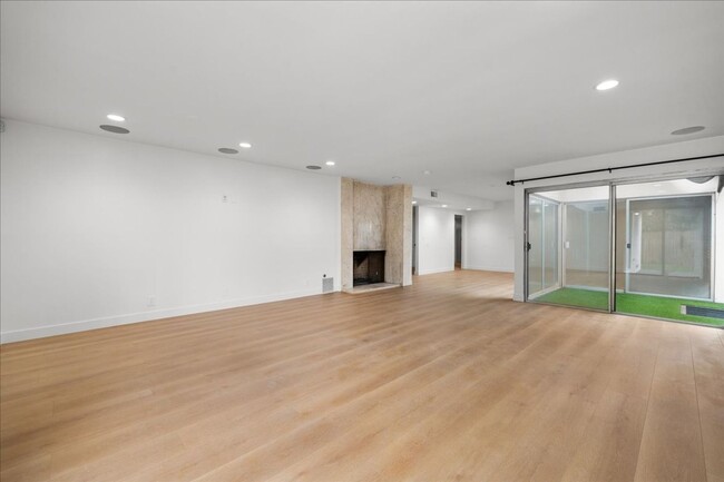 Building Photo - Stunning Remodeled 3-Bedroom Home in Prime...