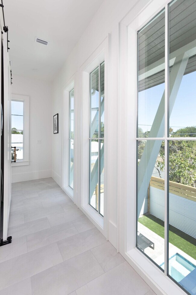 Building Photo - 226 George C Wallace Blvd