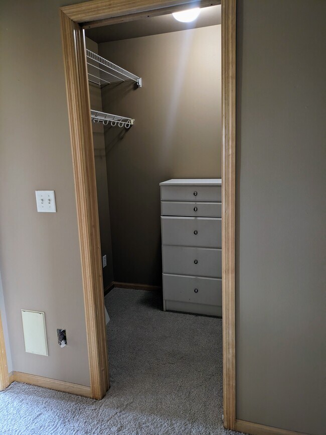 Uppper Bed Walk-in Closet - 105 Elk Creek Drive #7