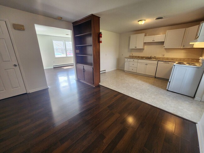 Building Photo - 3430 Gregway Dr
