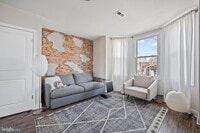 Building Photo - 306 E Front St