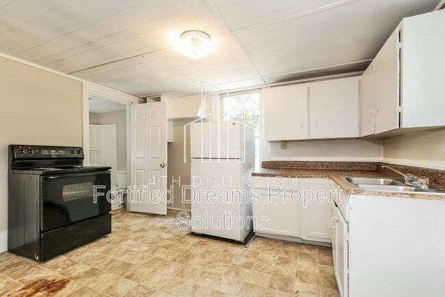 Building Photo - 2214 Nissen Ave