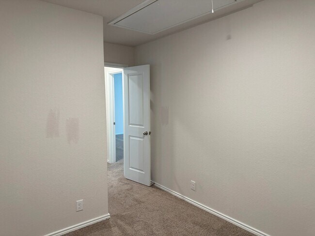 Building Photo - 9603 Lowline Brg