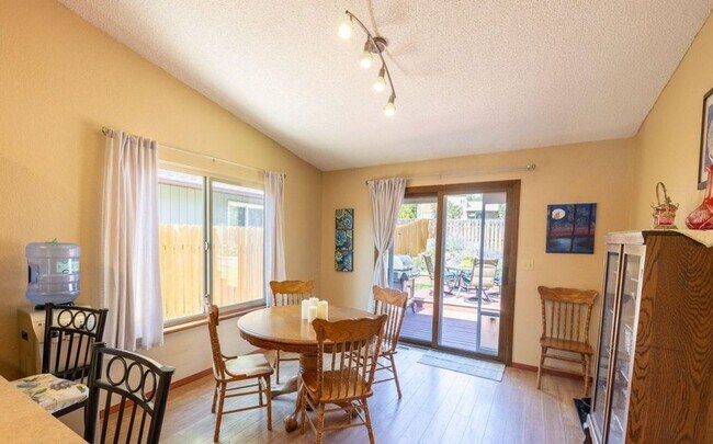Building Photo - Charming 3-Bedroom Ranch for Rent in Prime...
