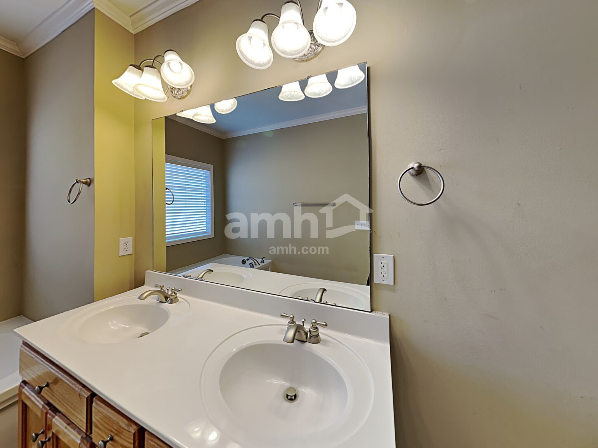 Building Photo - 24 Lakewood Ct NW