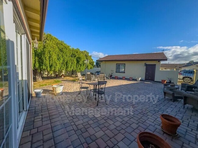 Building Photo - 1976 Grandview St