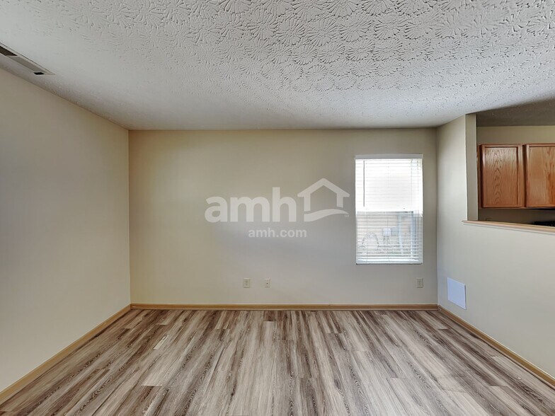 Building Photo - 5406 Englecrest Dr