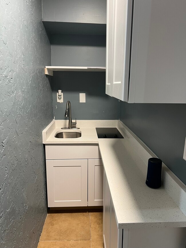 Building Photo - 7956 Lasalle Blvd - Apartment