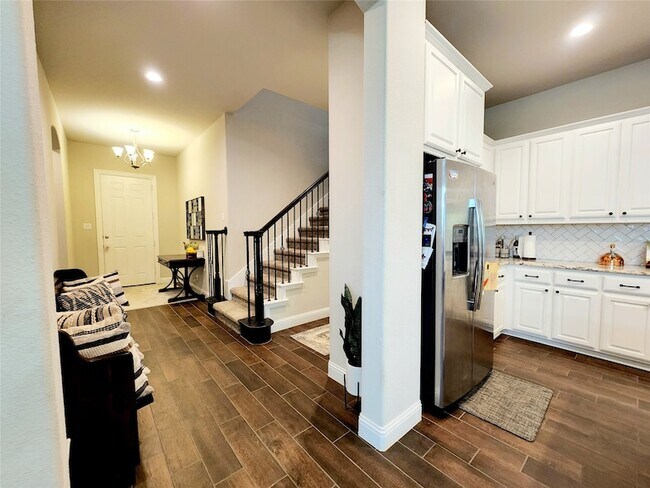 Building Photo - 14800 Belclaire Ave