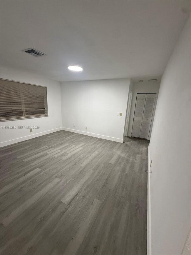 Building Photo - 1736 N 16th Ct