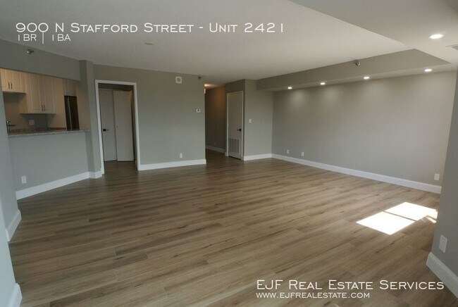 Building Photo - 900 N Stafford St