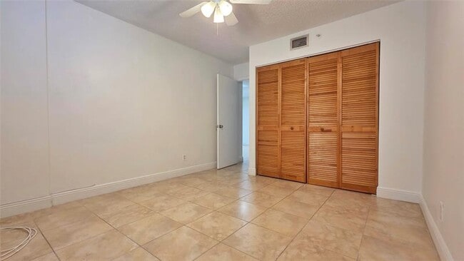 Building Photo - 1350 SE 3rd Ave