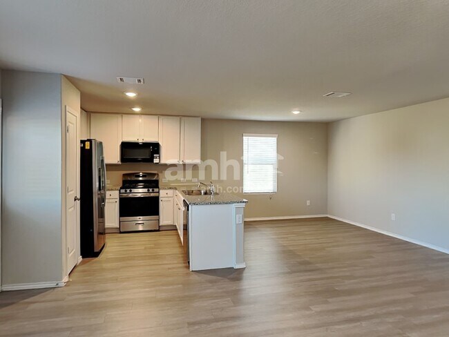 Building Photo - 10515 Varmus Dr