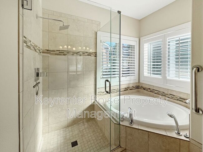 Building Photo - 2035 S Travertine Way