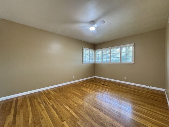 Building Photo - 1232 Longview Dr