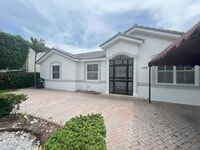 Building Photo - 13936 SW 52nd Ln