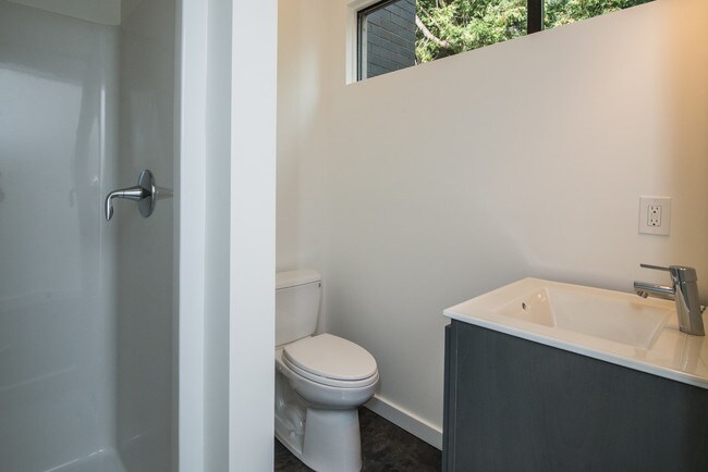 Building Photo - Atkinson Commons- Unit 1