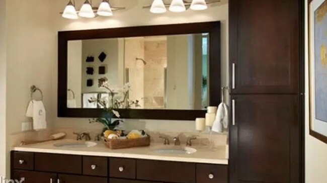 Building Photo - 2323 N Houston-180.2