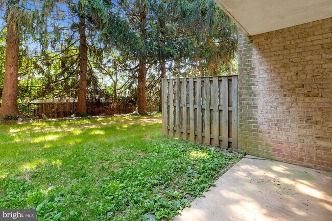 Building Photo - 752 Quince Orchard Blvd