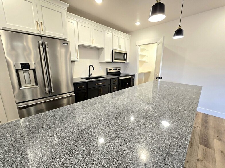 Building Photo - 779 S 450 E
