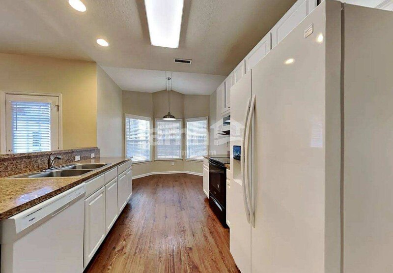 Building Photo - 106 Guildford Dr