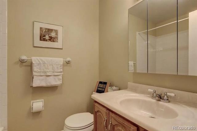 Building Photo - 14667 W Ellsworth Ave