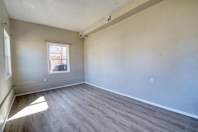 Building Photo - 6611 NW 31st St