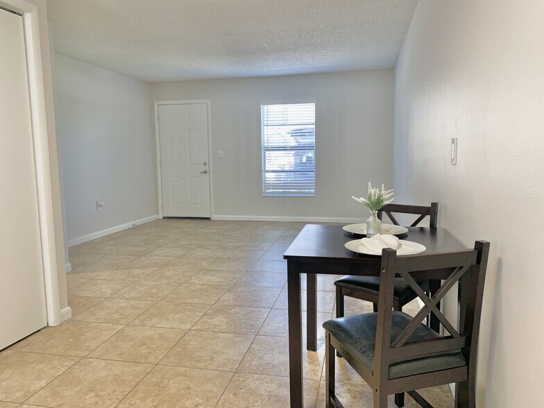Building Photo - 5107 S Clarice Ct