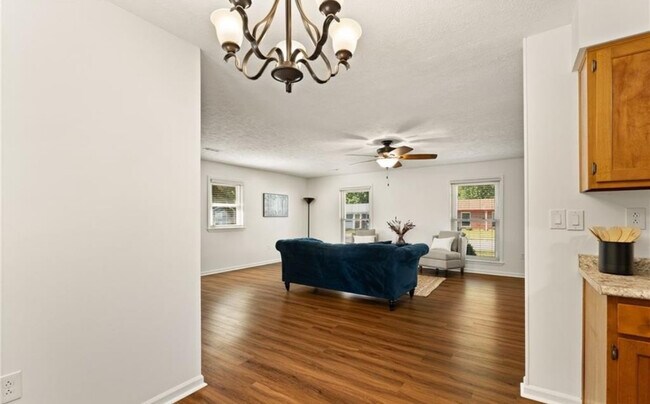 Building Photo - 2012 Blue Teal Ln