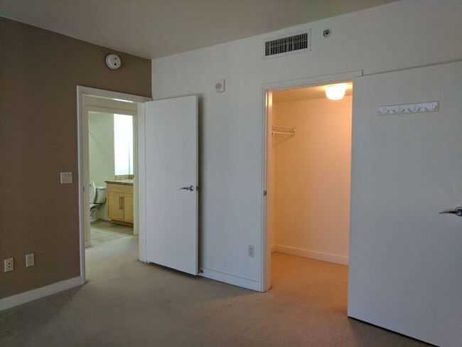 Building Photo - Keola Lai 3 bedroom 2 bath unit with 2 par...