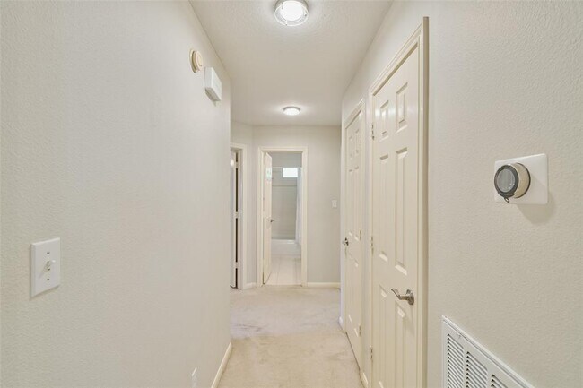 Building Photo - 12211 Longfellow Dr