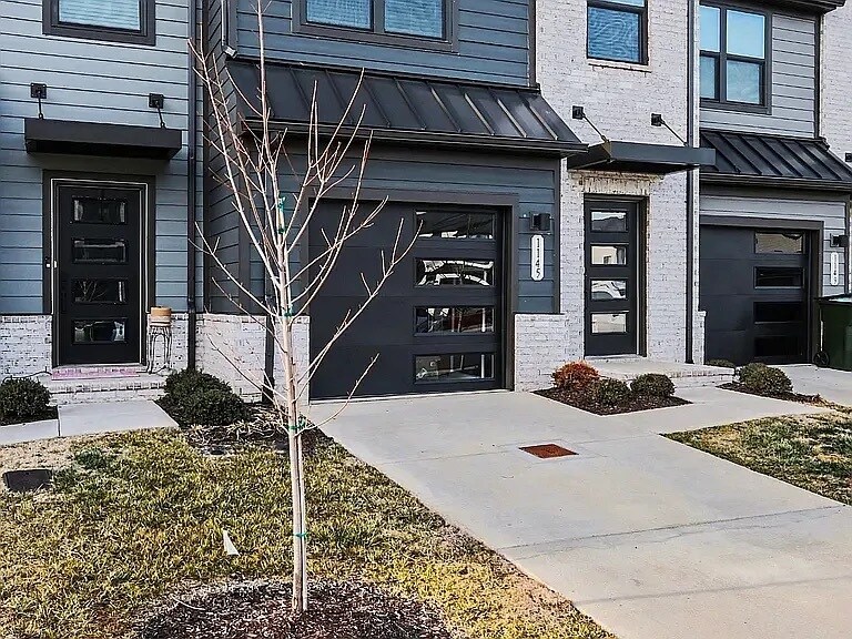 Building Photo - 1145 Riverbrook Dr