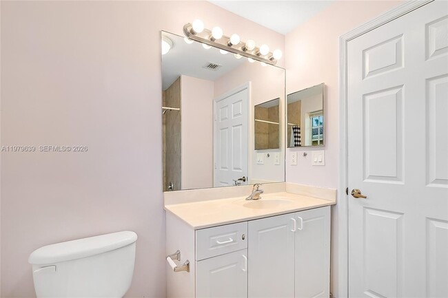 Building Photo - 330 SW 2nd Ave