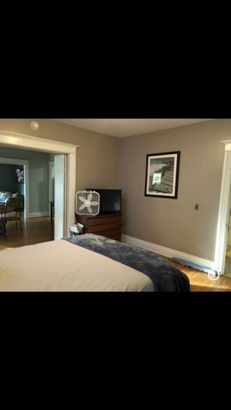 Building Photo - 246 Rosedale St