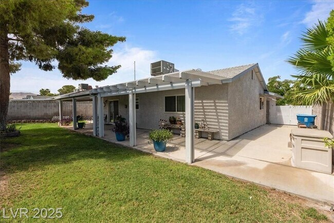 Building Photo - 6413 W Roy Rogers Dr