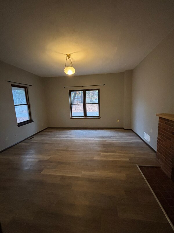 Building Photo - 601 Hillsboro Ave