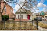 Building Photo - Fully Furnished North End Gem