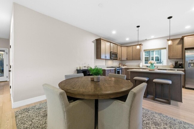 Building Photo - 5051 Savannah St