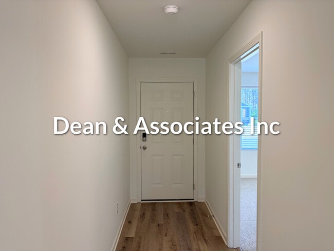 Building Photo - 827 Fish Camp Rd