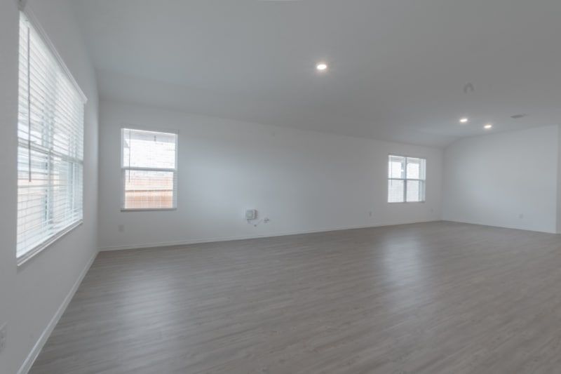 Building Photo - 352 Keefer