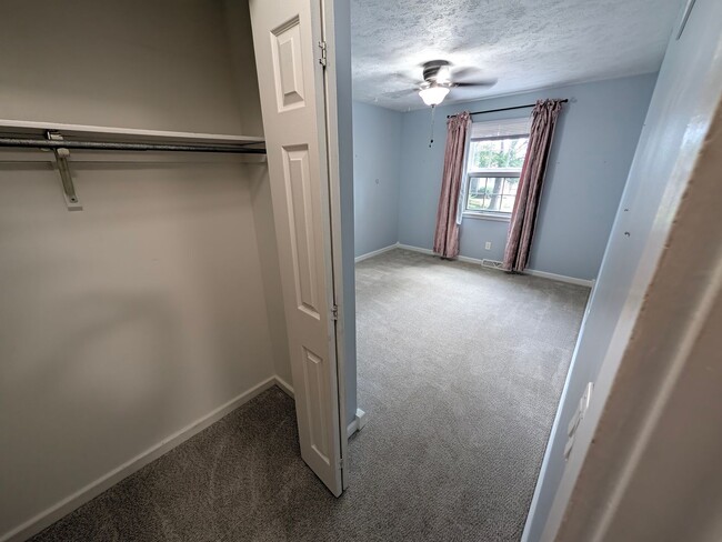 Building Photo - 808 Leprechaun Ln