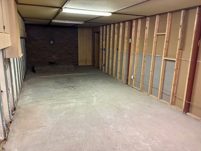 Building Photo - 138 Kerr Rd