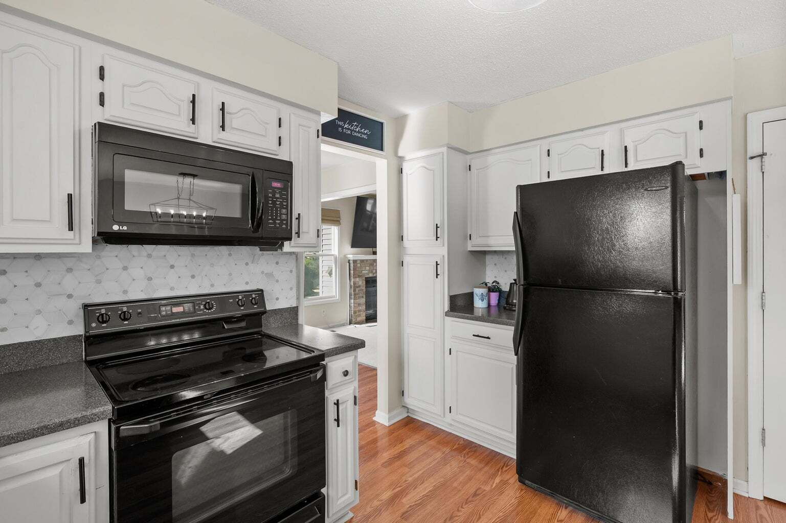 Building Photo - 7817 Chippewa St