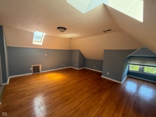 Building Photo - 1839 Talbott St