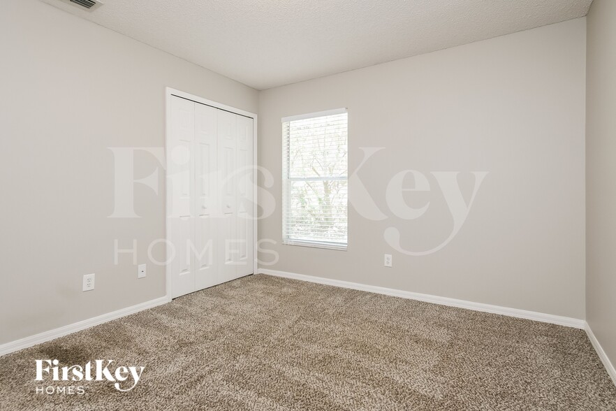 Building Photo - 1254 Kenworth Dr