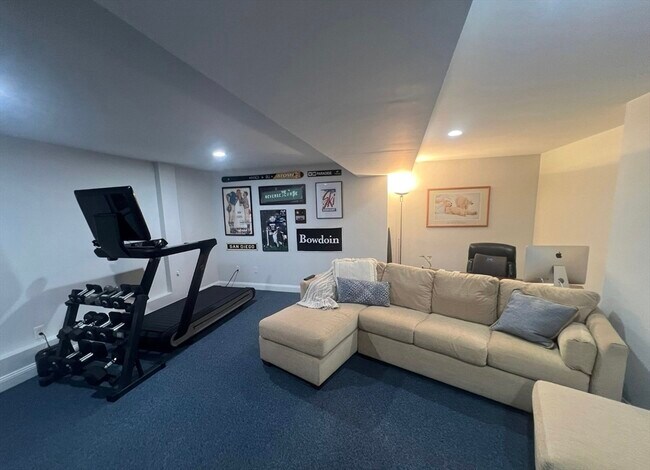 Building Photo - 117 Sutherland Rd