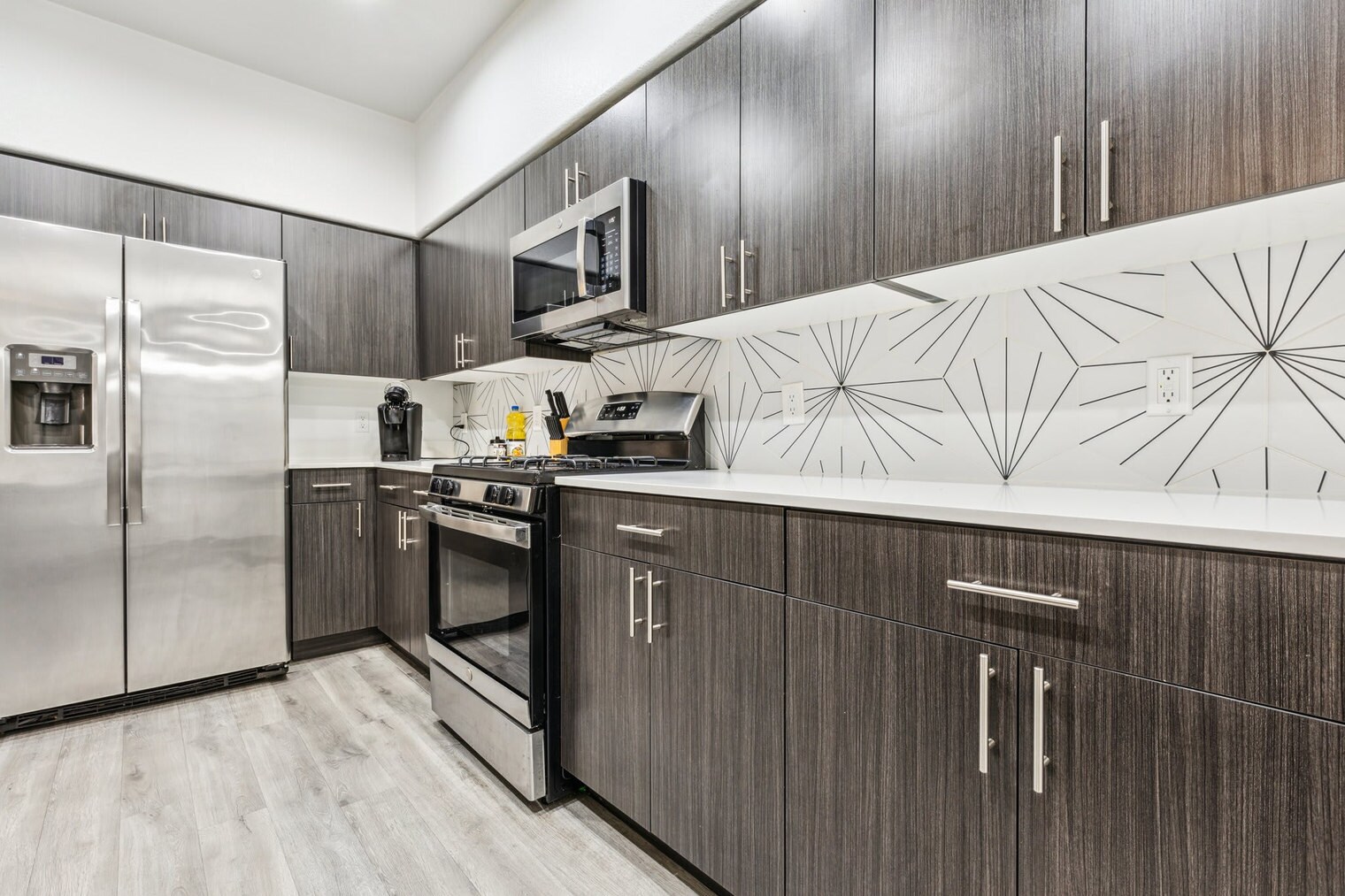 Building Photo - 9450 W Cabela Dr