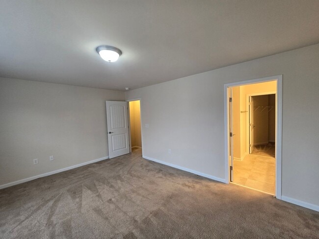 Building Photo - 111 Tuftin Dr