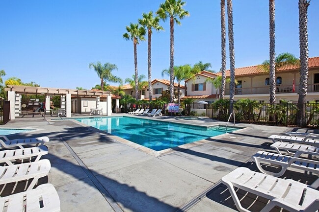 Building Photo - Highly Sought-After 3 Bed / 2.5 Bath Ranch...